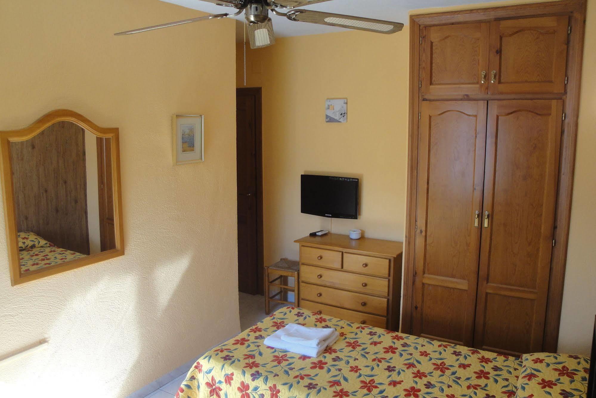 Hostal Cristina Dénia Exterior foto